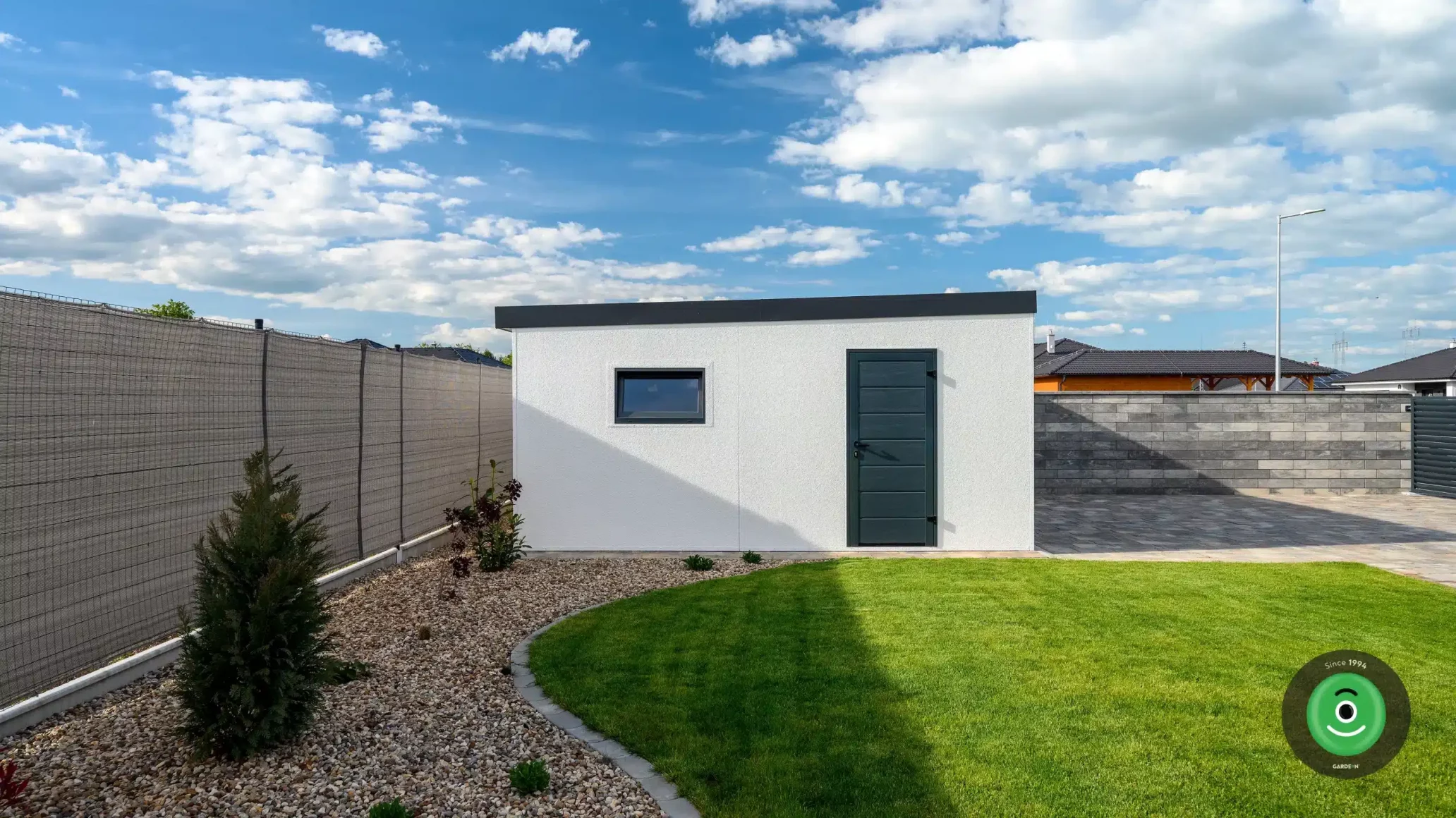 GARDEON garáž pre dve autá dvere a okno