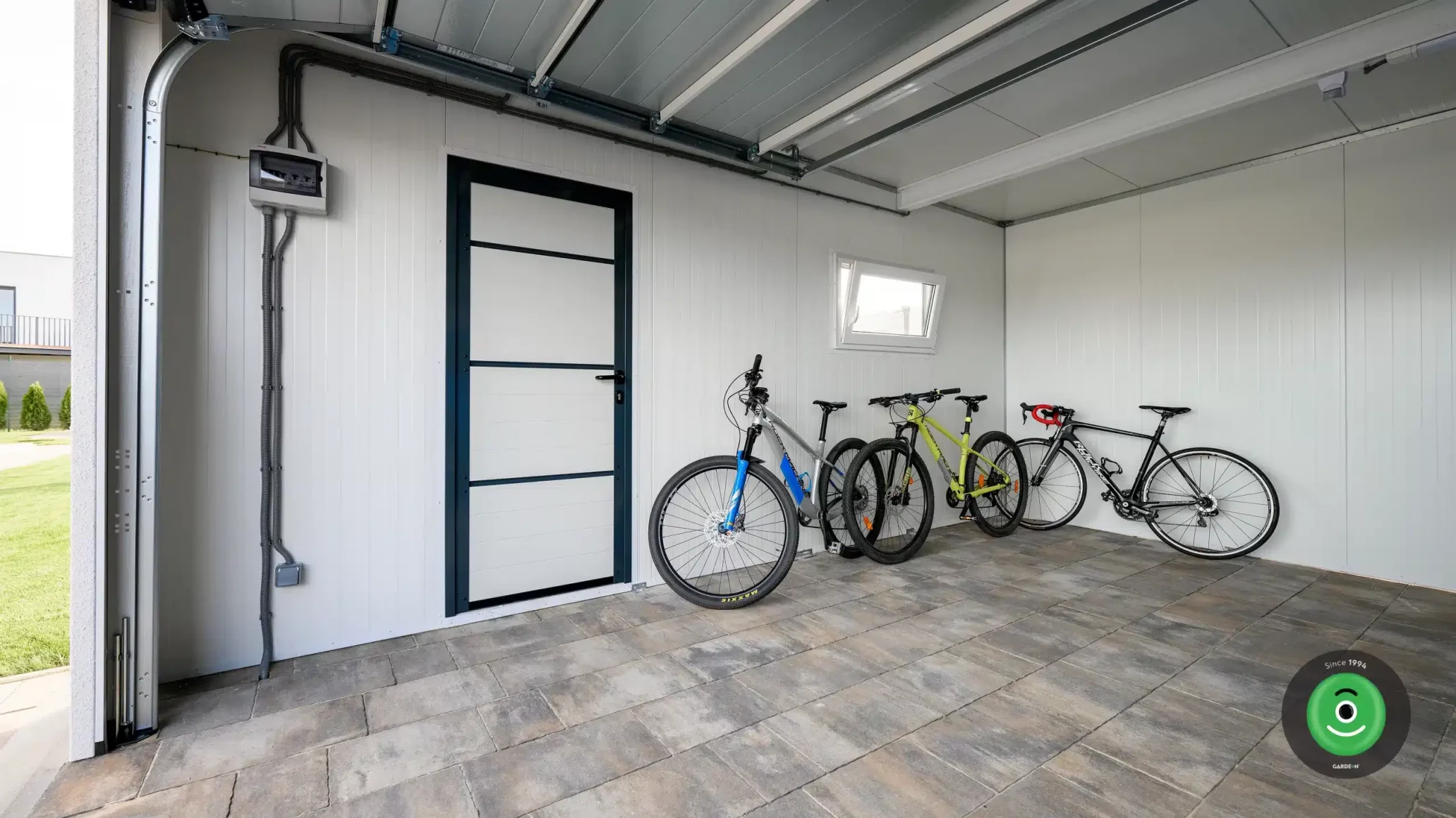 GARDEON garáž pre dve autá bicykle v garáži