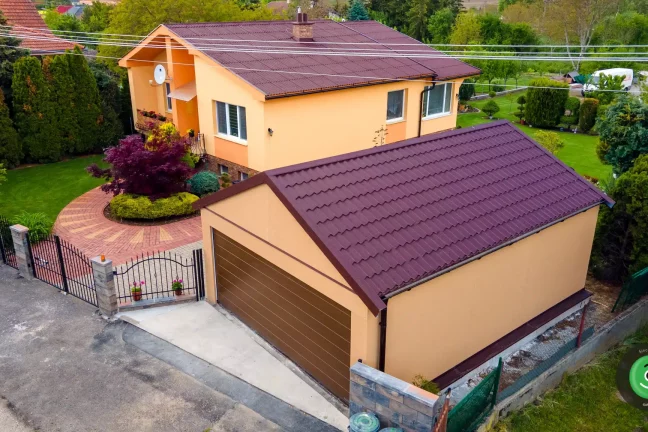 GARDEON garáž pre dve autá sedlová strecha zhora 1