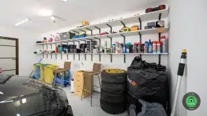 GARDEON garáž pre dve autá sedlová strecha police na stene