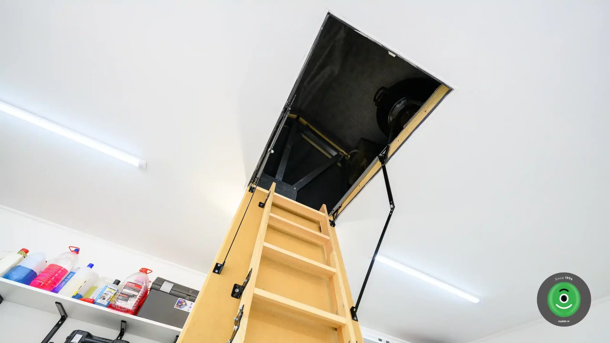 GARDEON garáž pre dve autá sedlová strecha skladajúci sa rebrík zo stropu 3