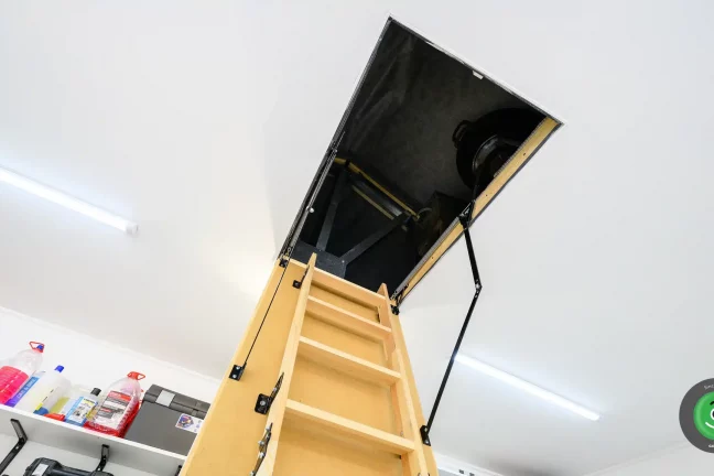 GARDEON garáž pre dve autá sedlová strecha skladajúci sa rebrík zo stropu 3