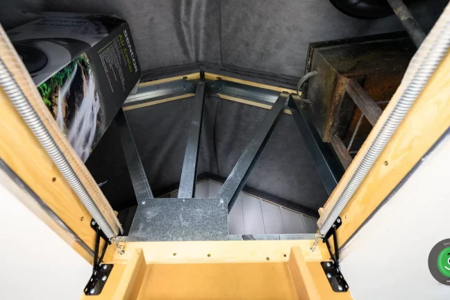 GARDEON garáž pre dve autá sedlová strecha povala