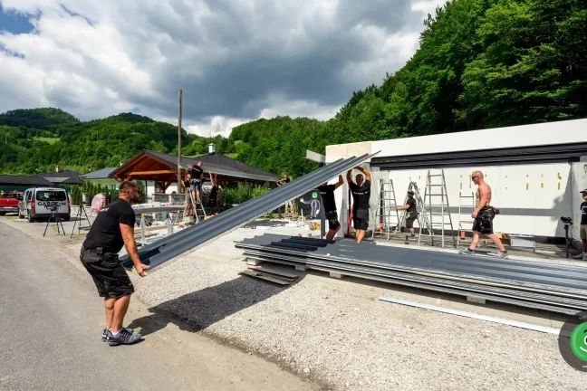 Montovanie strechy na garáž
