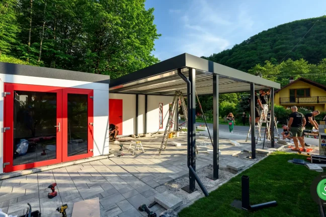 Stavba v plnom prúde