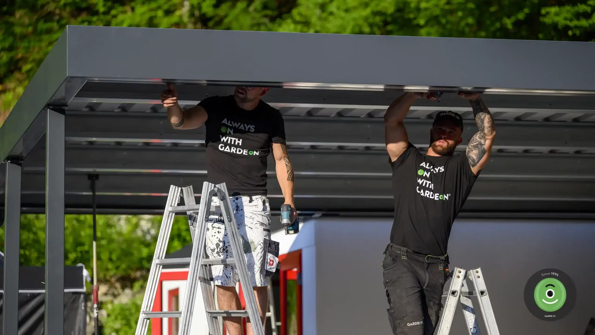 Montovanie prístrešku pre Rasťa Chválu