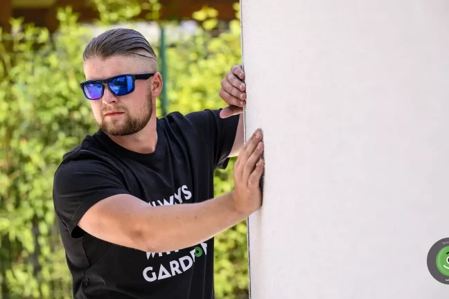 Detail na montážnika GARDEON