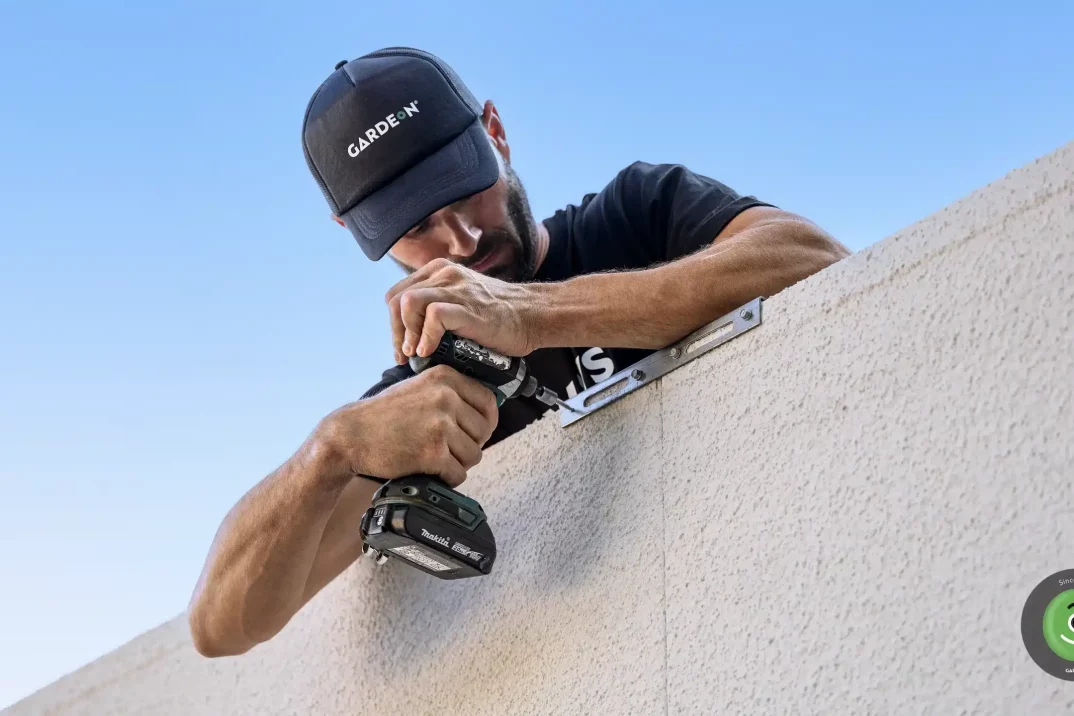 Pripevňovanie stien stavby GARDEON