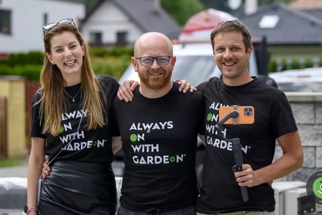 Marketingové oddelenie GARDEON a Rasťo Chvála - Garáž TV