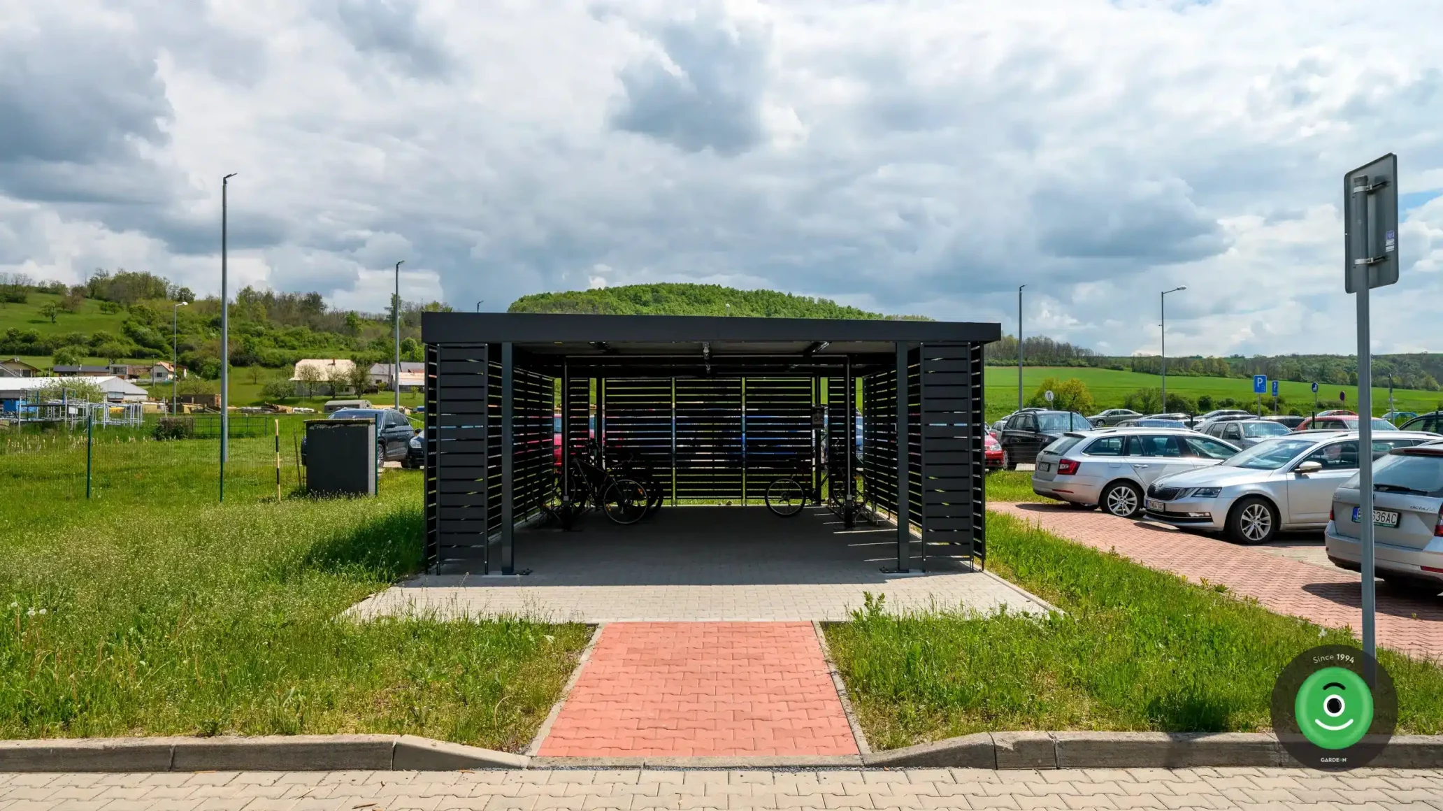 GARDEON pergola pre bicykle vo firme
