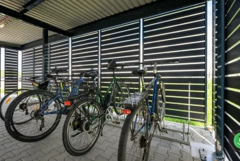 GARDEON pergola pre bicykle vo firme stojan na bicykle