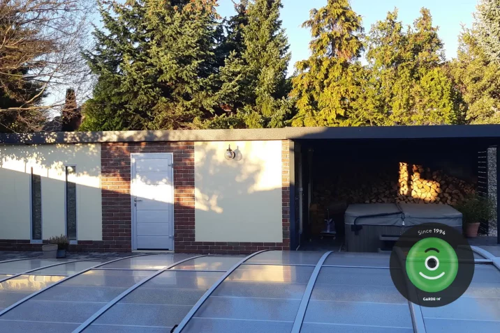 Fotky od zákazníka - záhradný domček s prístreškom a bazénom