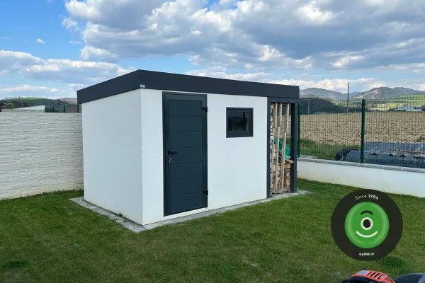 Záhradný domček s malým prístreškom v okrese Považská Bystrica