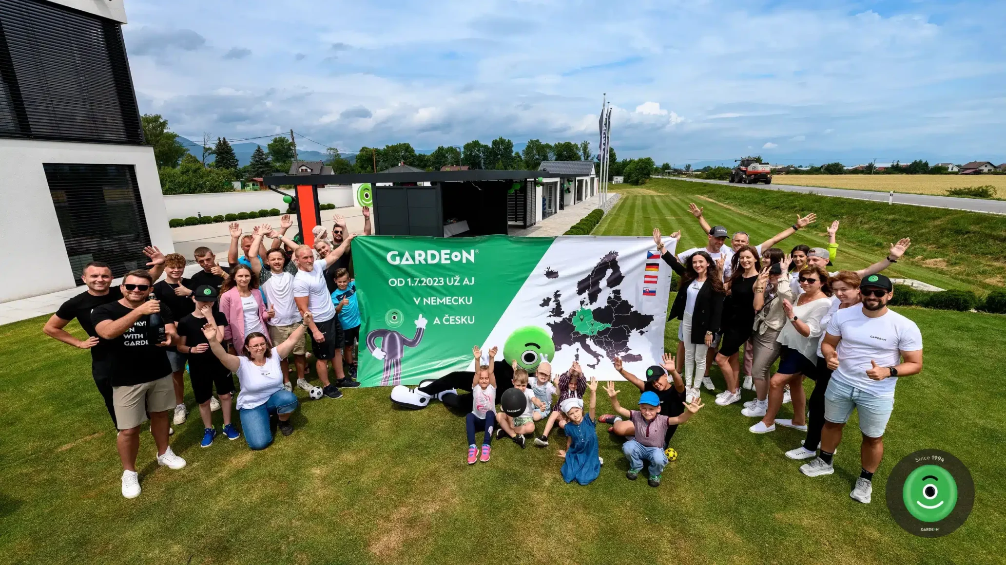 Spoločná fotografia zákazníkov so zamestnancami GARDEON v Turčianskom Ďure