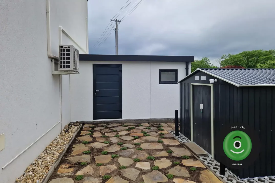 Domček GARDEON a stará záhradná búdka