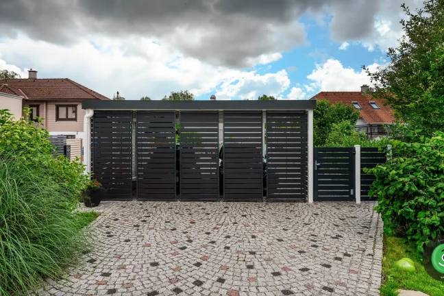 Zadná stena s kovovou výplňou na GARDEON prístrešku