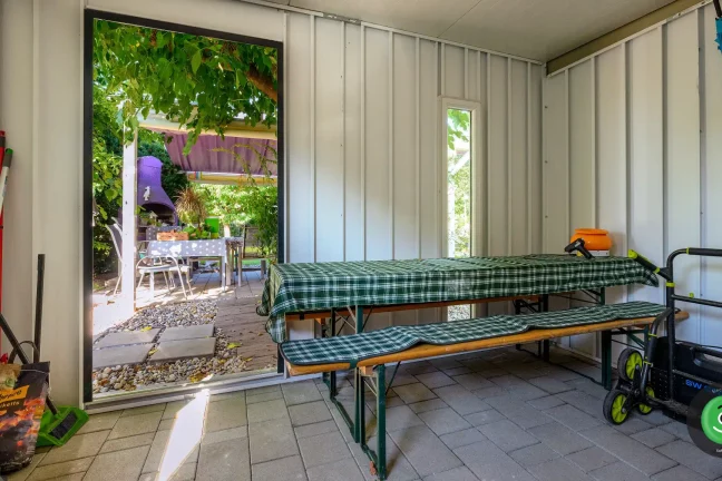 Detail na posedenie v GARDEON záhradnom domčeku