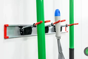 Závesný systém na náradie v stene | 3 držiaky