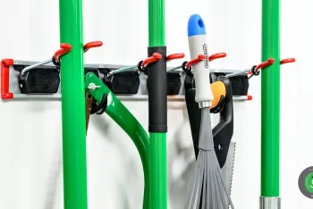 Závesný systém na náradie v stene | 4 držiaky + 2 háky