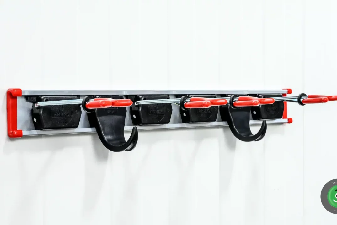 Závesný systém na náradie | 4 držiaky + 2 háky