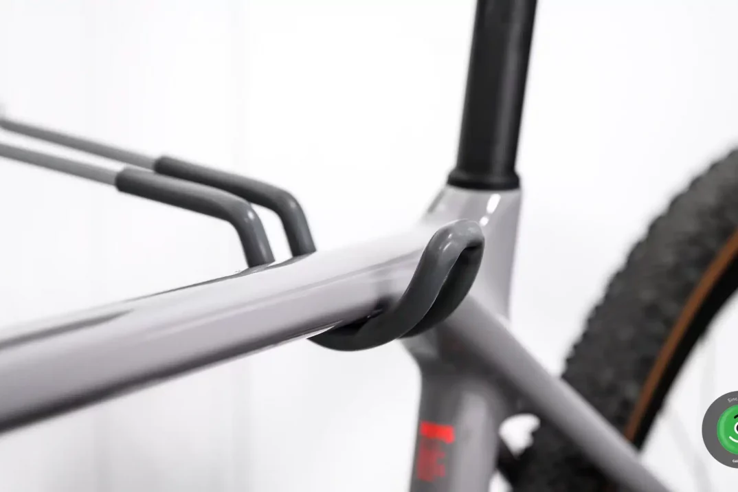 Detail na zadný hák - závesný systém na bicykel GARDEON