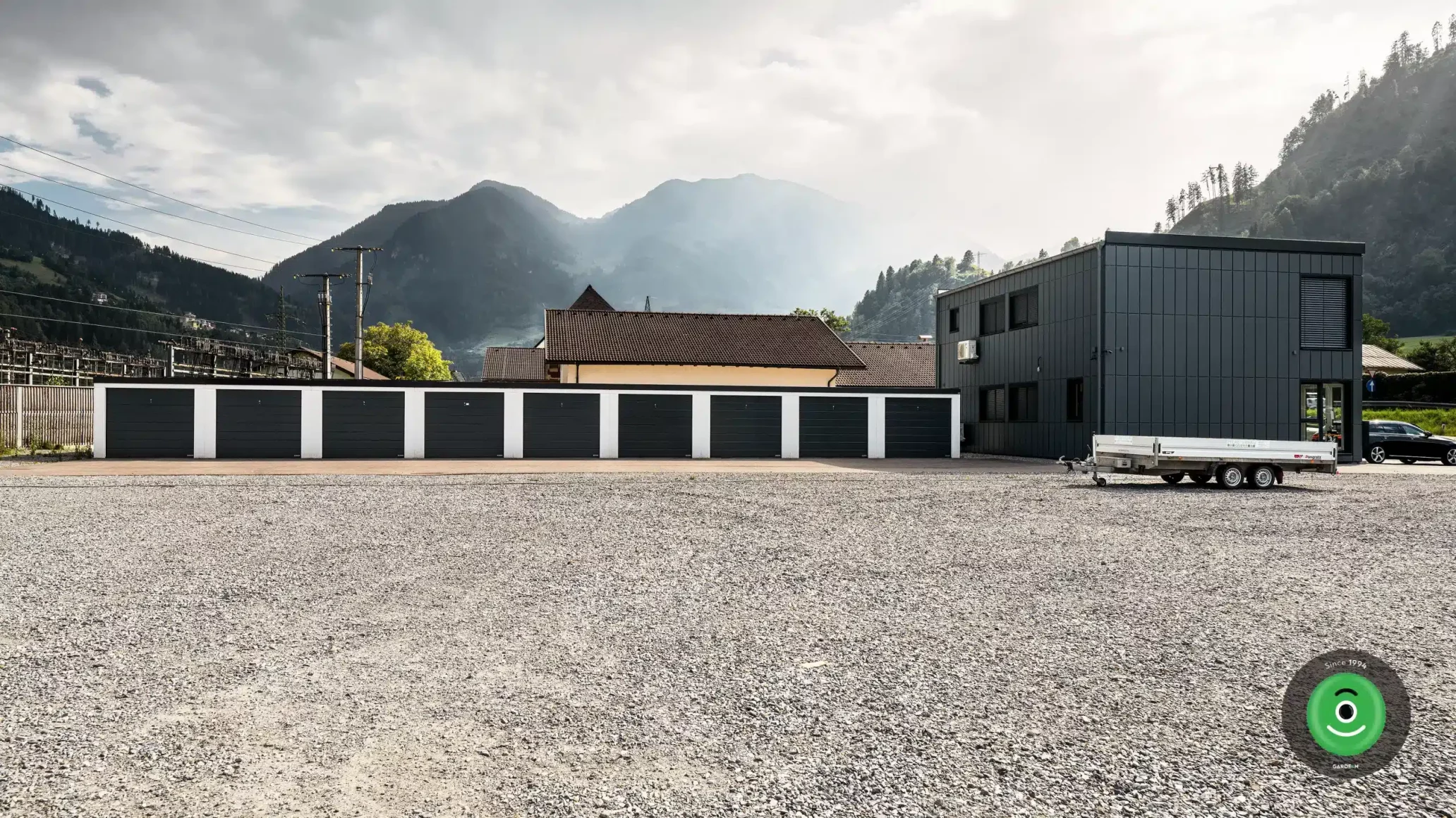 Radové garáže s pultovou strechou