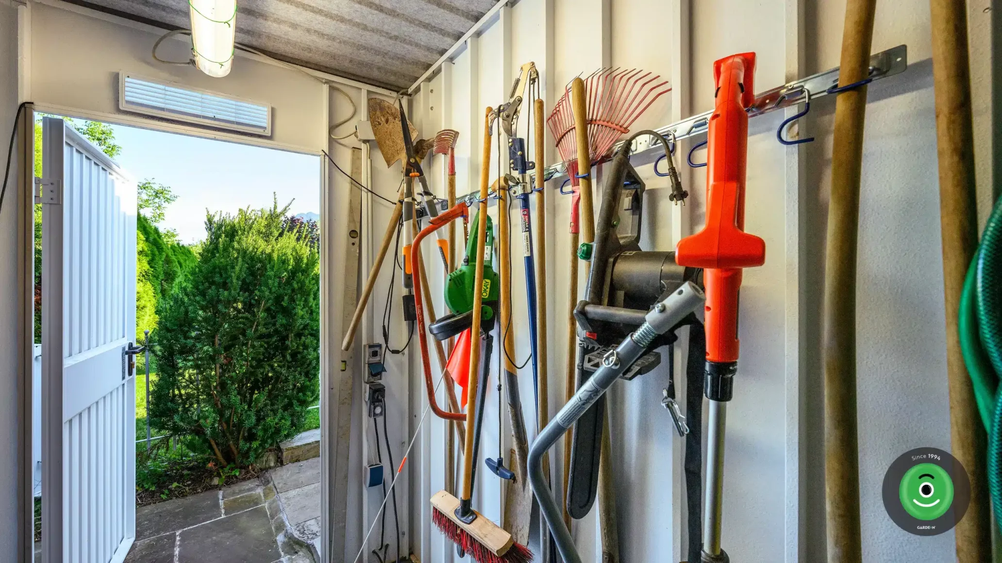 Závesné systémy využité v záhradnom domčeku