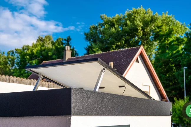 Detail na pultovú strechu záhradného domčeka