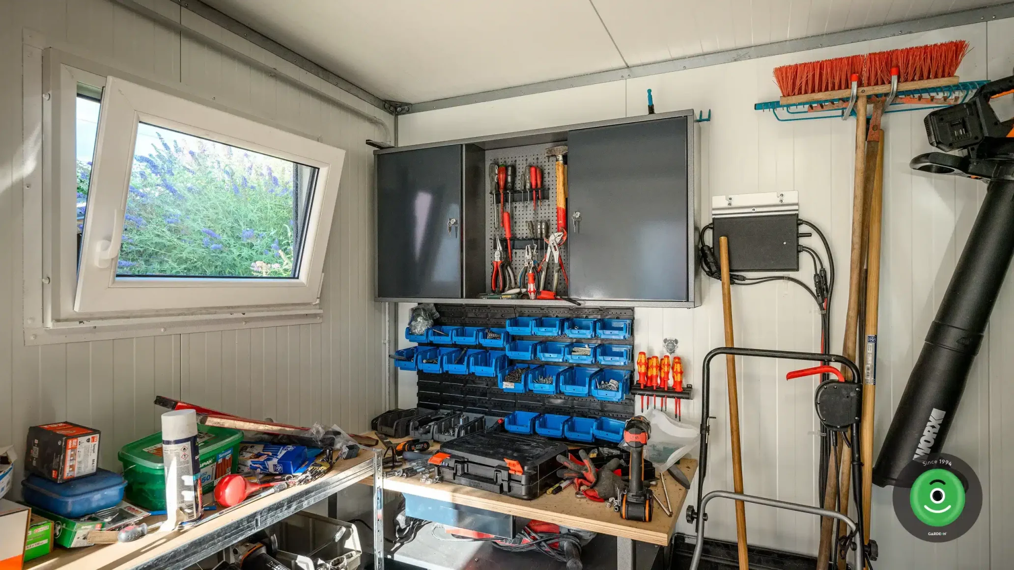 Kutilský ponk v GARDEON záhradnom domčeku