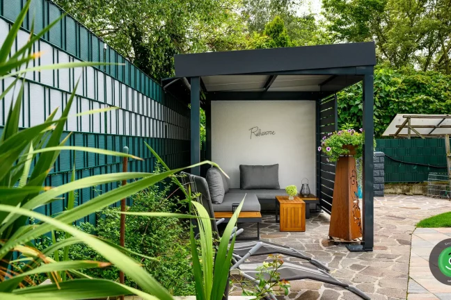 Záhradný domček a prístrešok s pultovou strechou