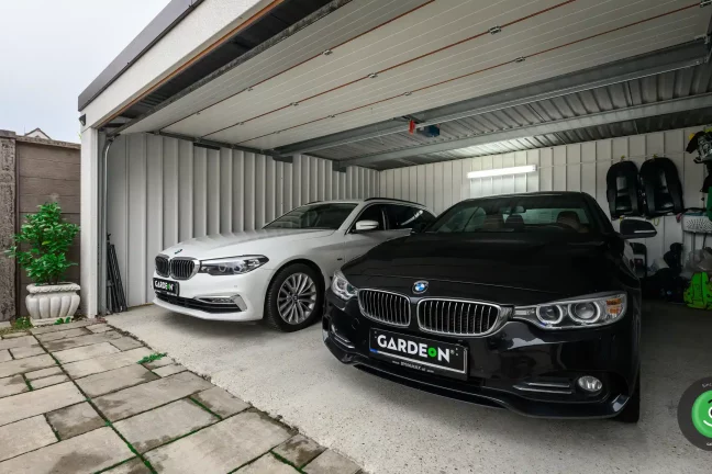 Garáž GARDEON s dvomi BMW u Petra Cmoríka