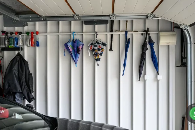 Interiér garáže - závesný systém u Petra Cmoríka