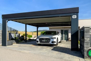 Sekcionálna brána na GARDEON prístrešku