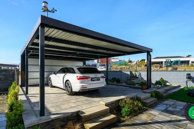 GARDEON prístrešok so zatvorenou sekcionálnou bránou