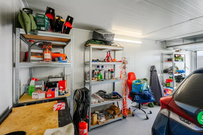 Odkladací priestor v gardeon garáži pre dve autá