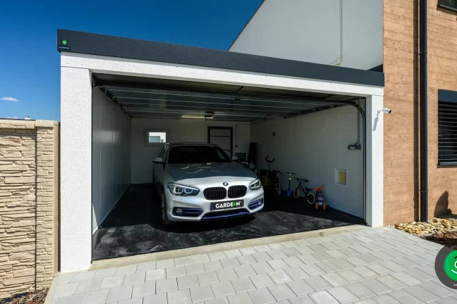 Gardeon garáž s autom vo vnútri