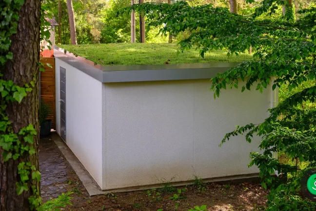 Detailná fotografia na zelenú strechu na gardeon garáži-1