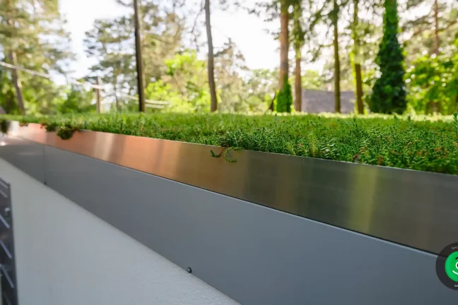 Detailná fotografia na zelenú strechu na gardeon garáži-5