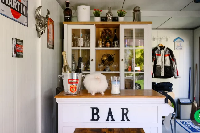 Gardeon garáž s malým barom vo vnútri