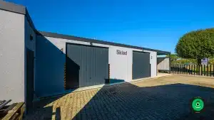 dva sklady vytvorené pomocou garáže