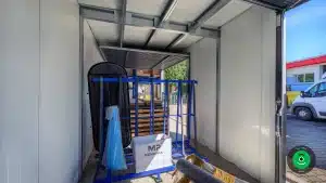 vnútro garáži ako skladové priestory