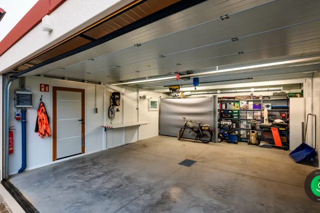 vvútro priestrannej garáže