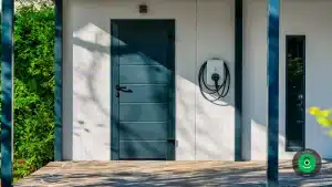 zadné čierne dvere od garáže