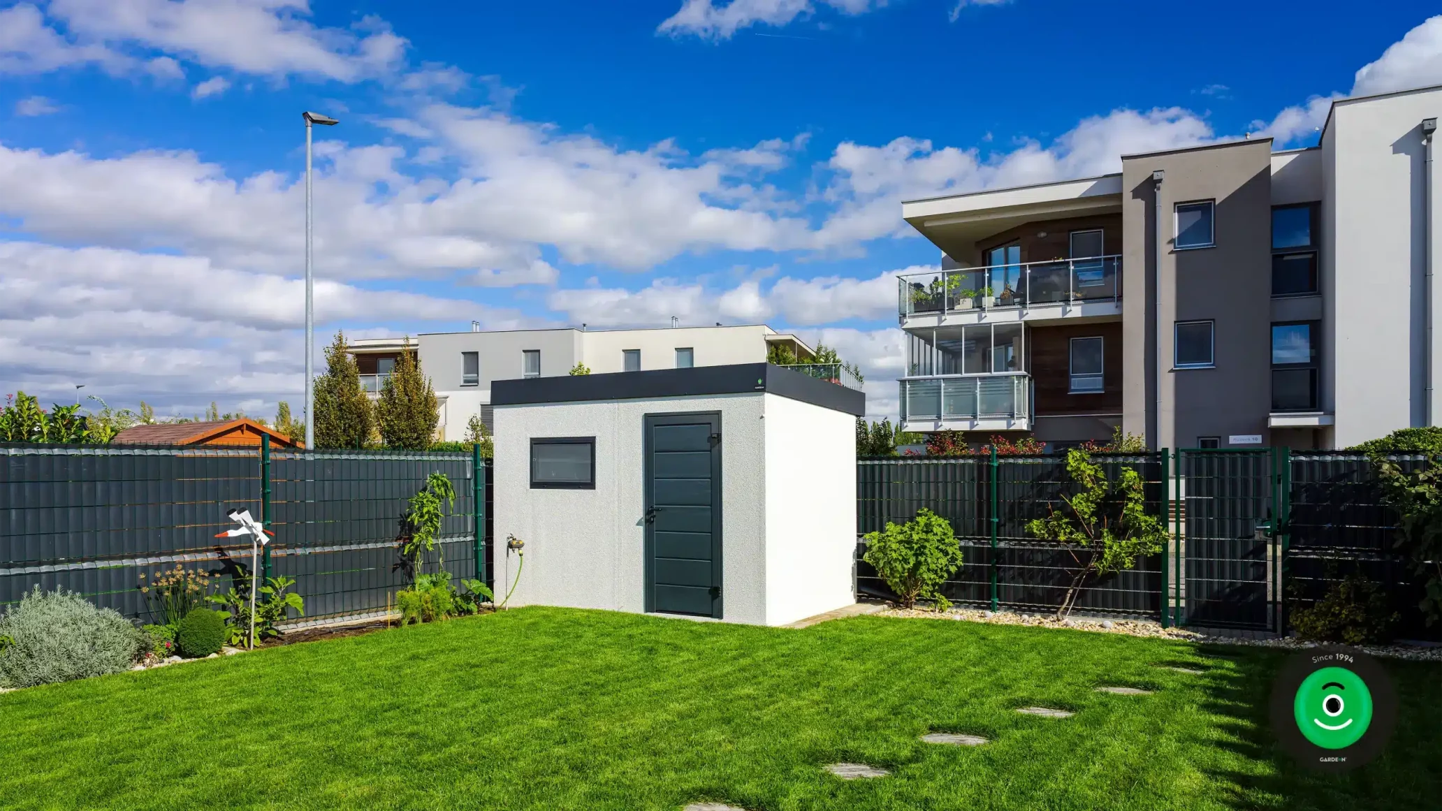 záhradný domček na odkladanie záhradného náradia