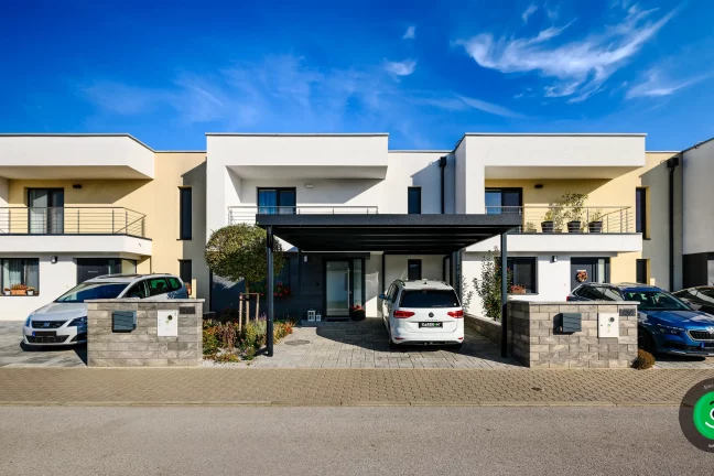 prístrešok pred rodinným domom