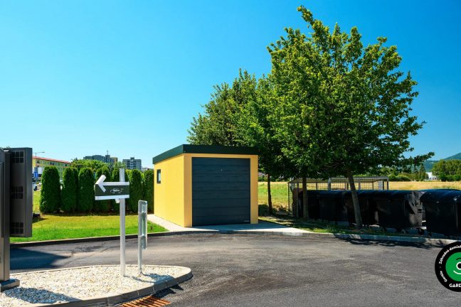 Garáž určená na uskladnenie vybavenia.