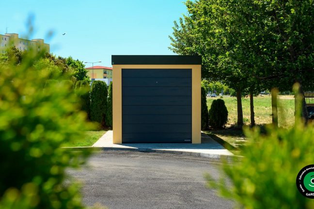 Garáž slúžiaca na odkladanie firemných vecí.