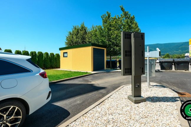 Úložisko v podobe montovanej garáže.