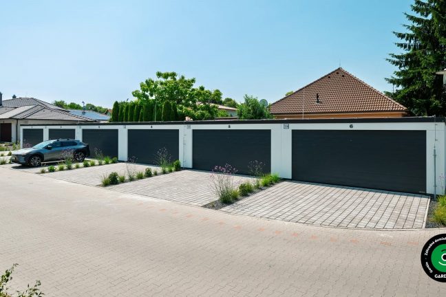 Šesť radových garáží postavených vedľa seba