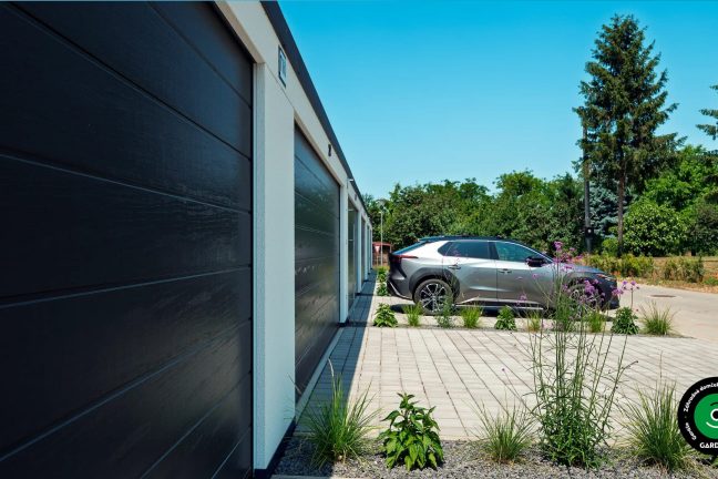 Radové garáže slúžiace ako parkovacie miesta